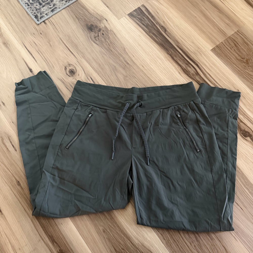 ATHLETA Women’s Olive Green Trekkie North Jogger Pants Size 12 - Picture 2 of 4